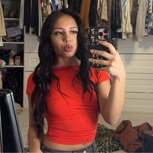 Meet your Posher, Chloe